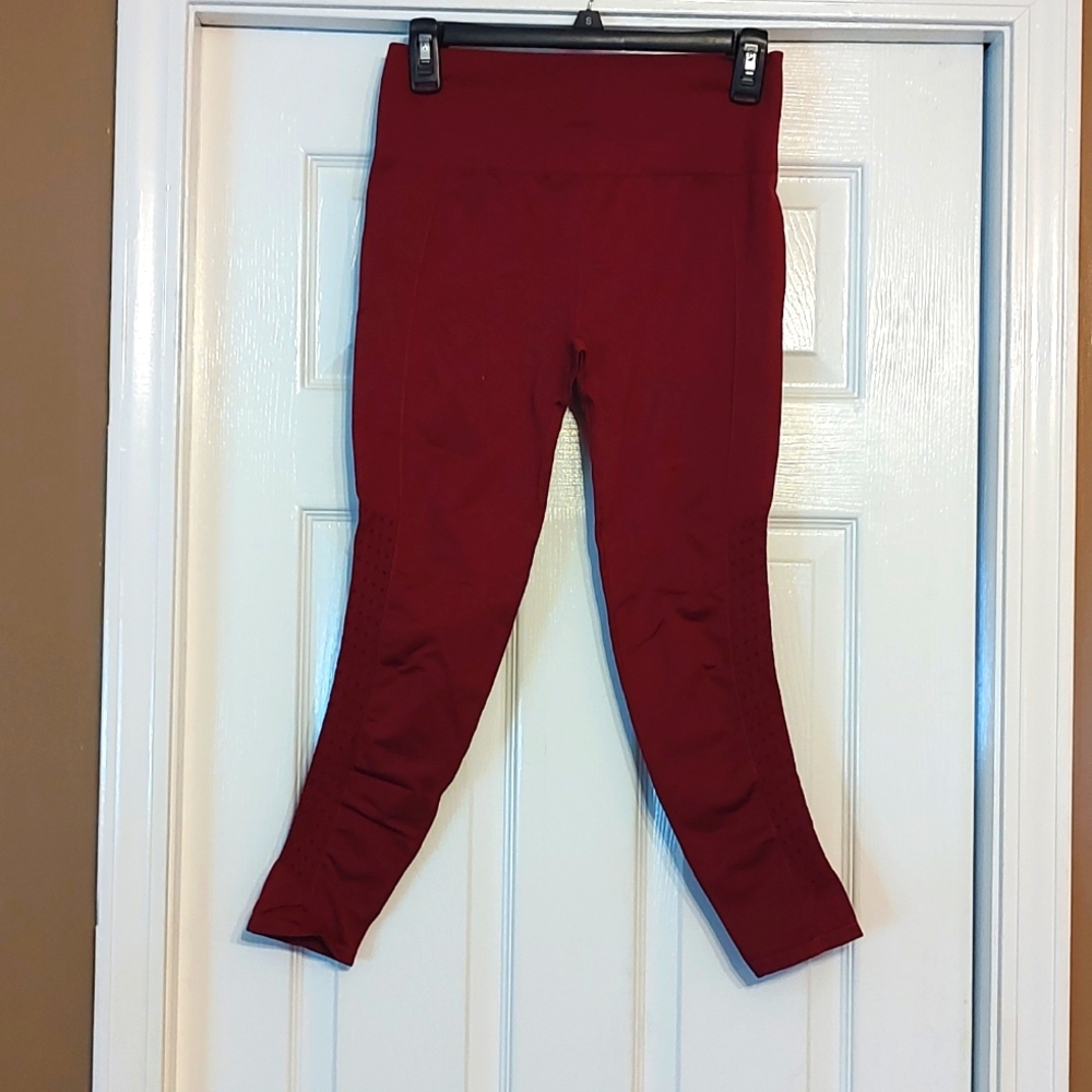 Fabletics medium maroon leggings